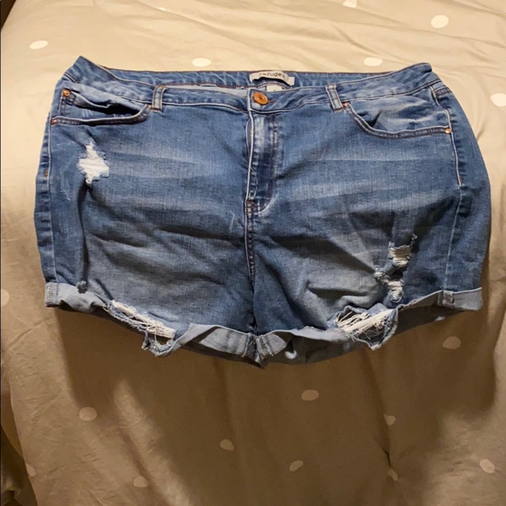 Refuge + high waisted shorts